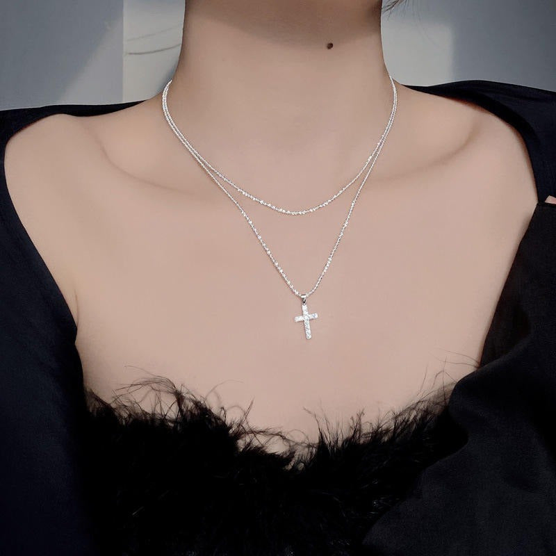 Classic Retro Cross Pendant Necklace | Simple Line Design | Exquisite & Versatile Jewelry Gift