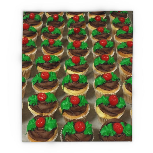 Cupcakes Fleece Blanket - Cozy Arctic Winter Vibes