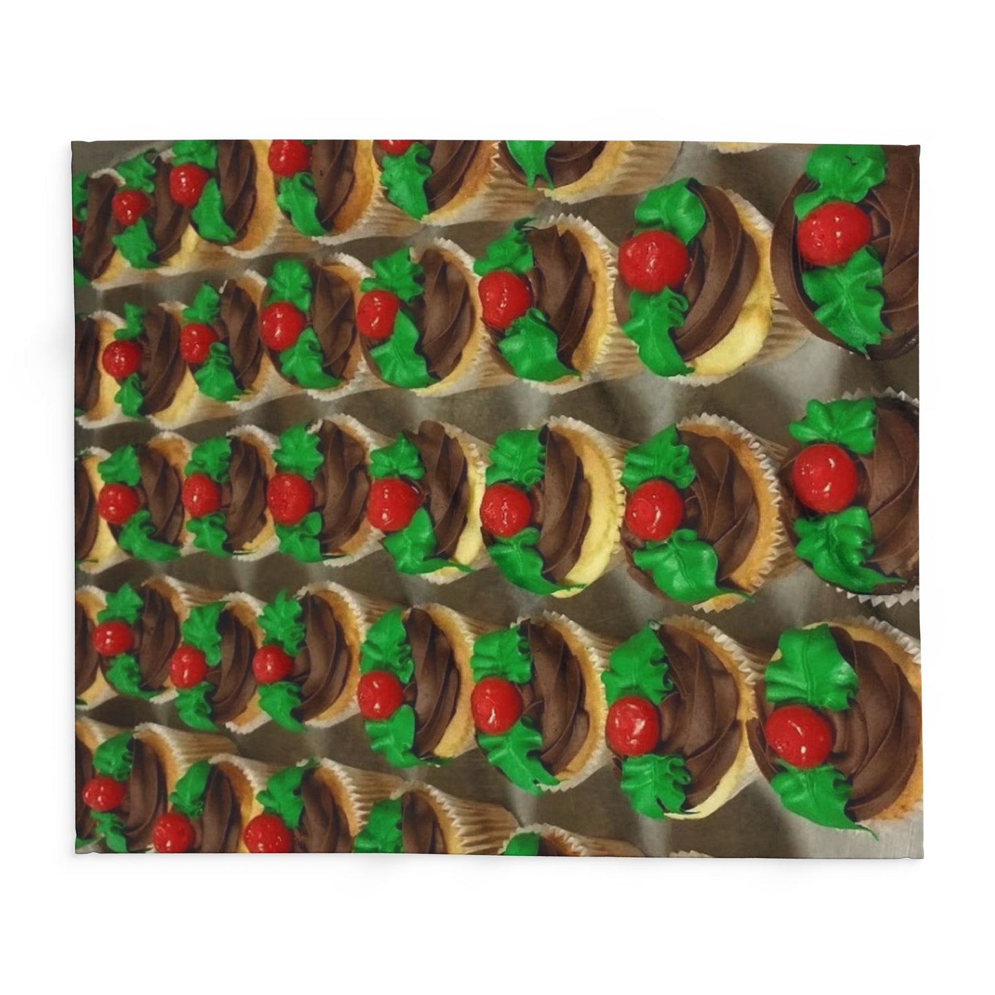 Cupcakes Fleece Blanket - Cozy Arctic Winter Vibes