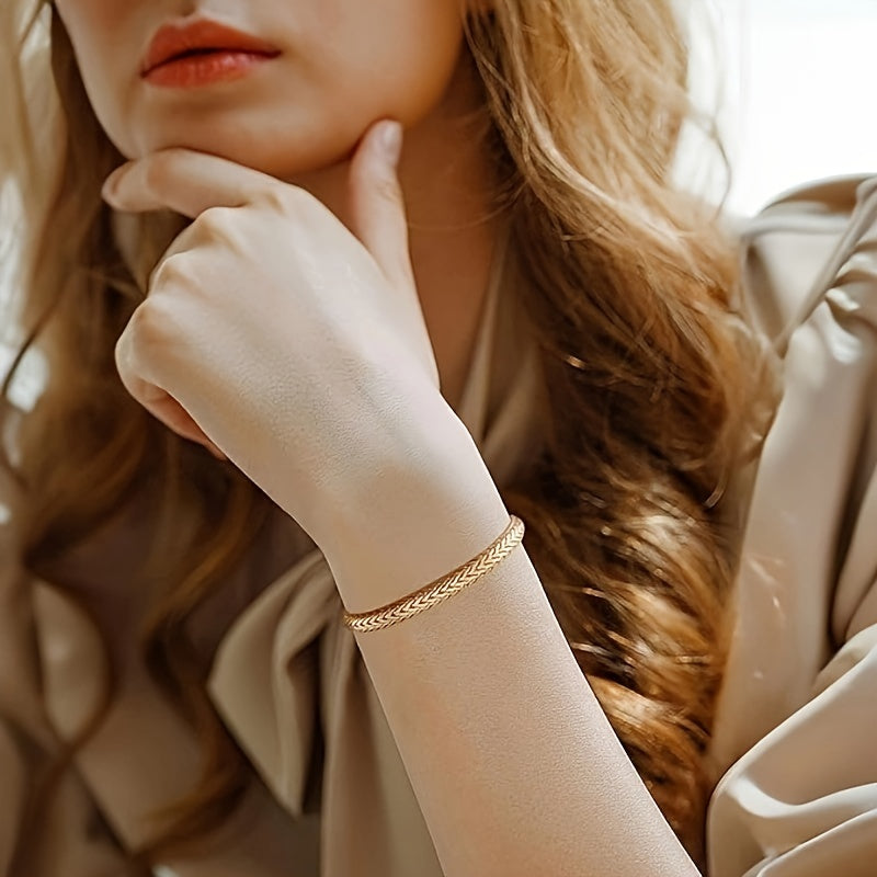 Title: 925 Sterling Silver Gold-Plated Twist Bracelet - 20g Unisex